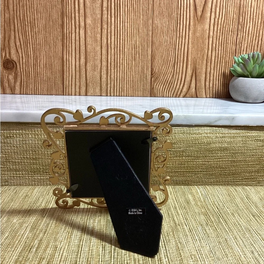 ELSA L. Inc. Elegant Gold Heart Photo Frame